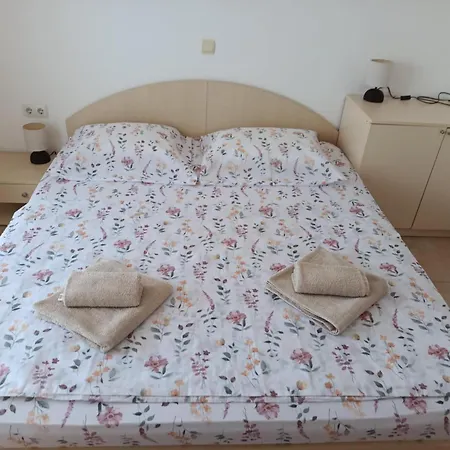 плаж червенка Appartement Chernomorets